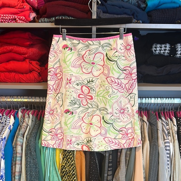 Toni white/pink embroidered floral print side zipper closure skirt size 4 - Picture 1 of 3